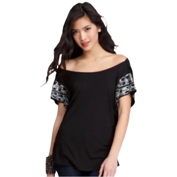 Bebe Black Sequin and Bead Embellished Short Sleeve Draped Back Top Size Small - Picture 1 of 7